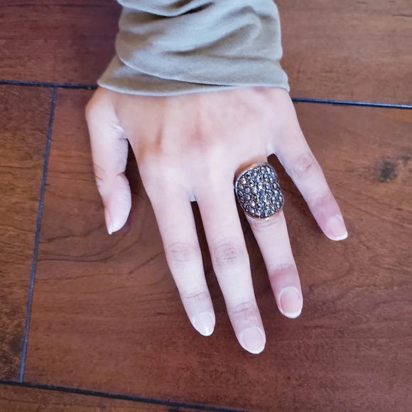 Jewelry - Statement gold ring